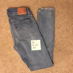 26’ Levi’s jeans (710, light blue, 26 x 30)